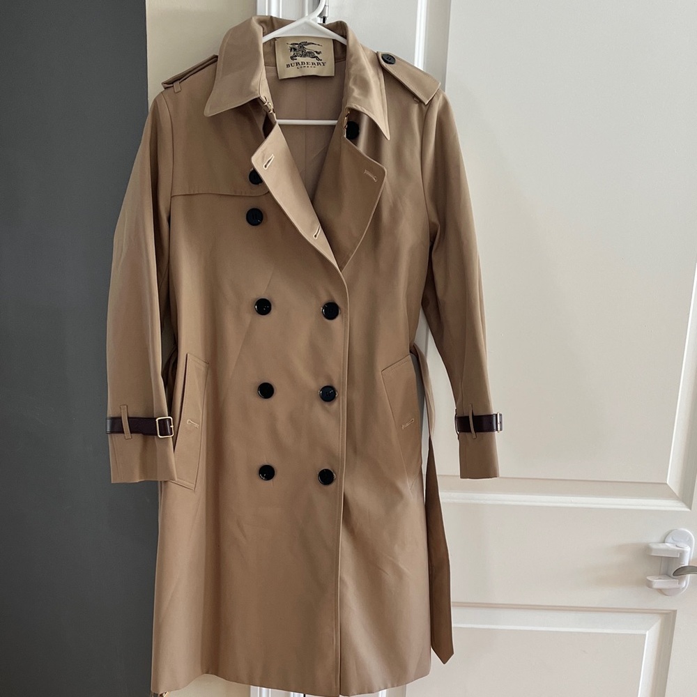 Burberry Style Tan Double-Breasted Trench Coat